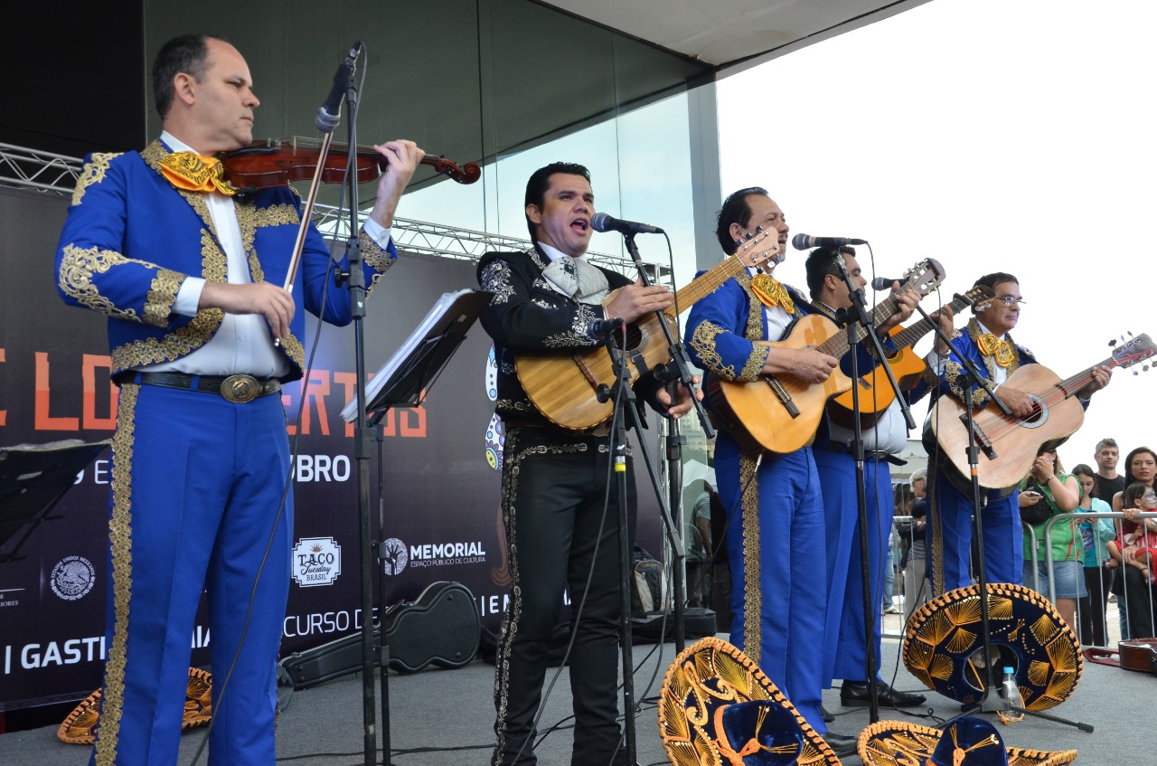 Mariachis en una fotografía de difusión del reportaje Conexão Brasil-México.